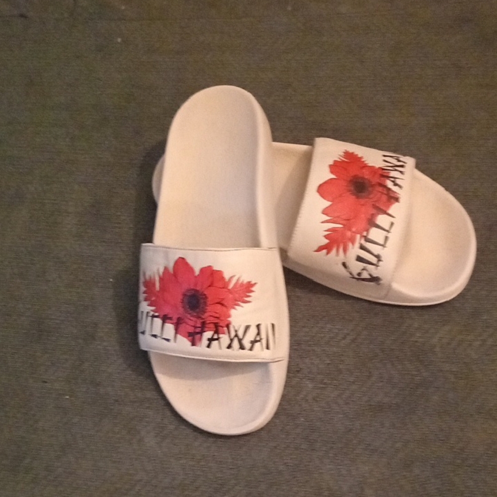 Gucci White and Red Floral Sandals